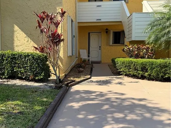 5323 SE Miles Grant Rd APT 101, Stuart, FL 34997