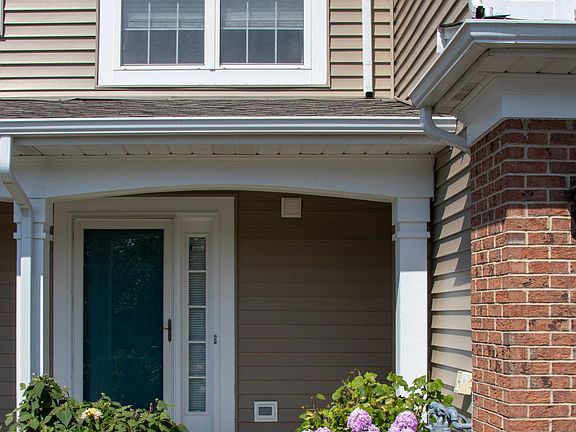2nd image of 343 S Jewel Ct