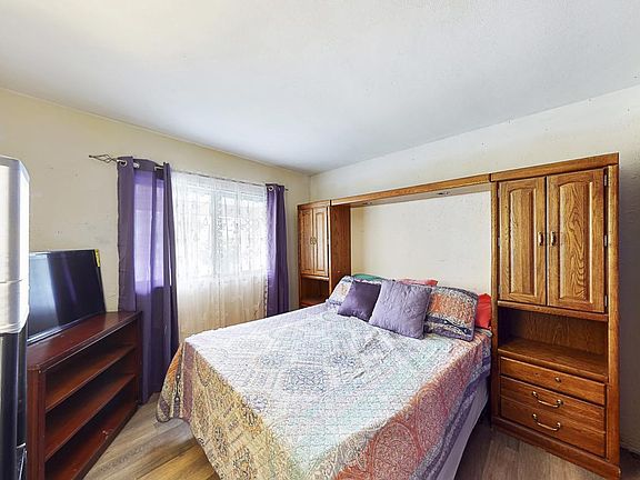 4th image of 322 Forbes Ave