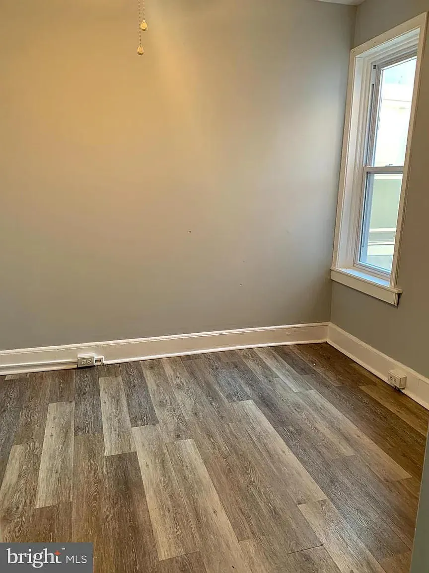 3 bed, 970 sqft, $1,550 — Photo 4