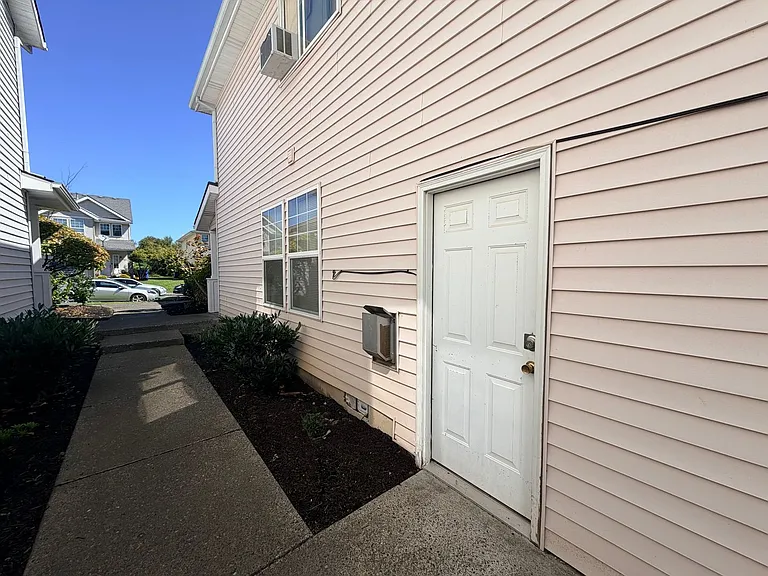 8532 NE Knott St #A-D — Photo 25