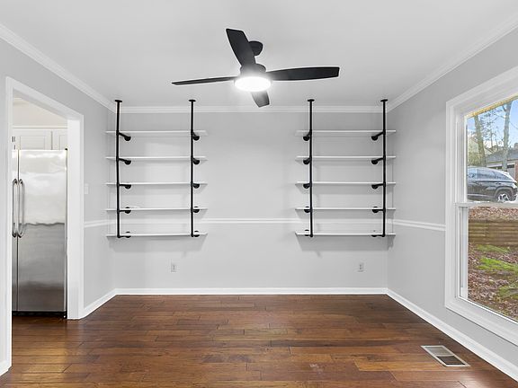 4th image of 1017 Kings Mountain Dr