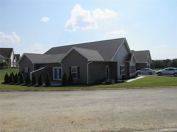 3rd image of 171 Clearwater Dr