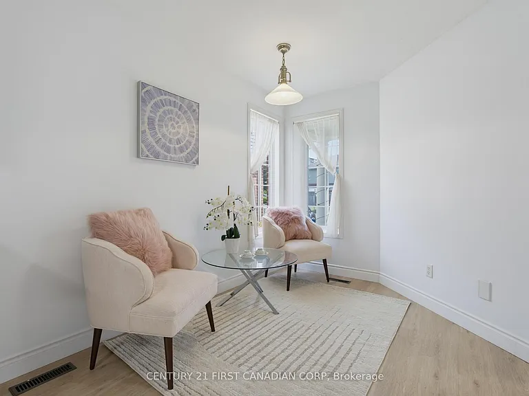 761 Blacksmith St — Photo 8