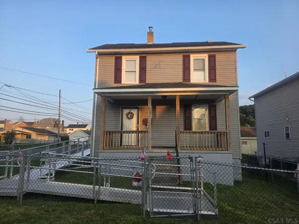 212 10th St, Windber, PA 15963