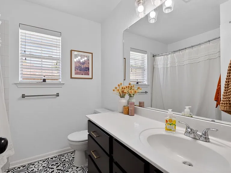 19037 Leigh Ln — Photo 21