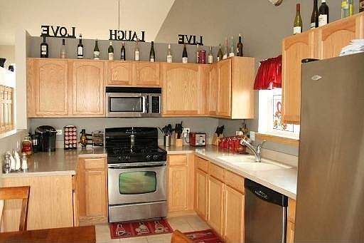 2nd image of 1708 Kenicott Ln