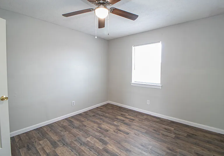 404-13 Thompsonville Ln — Photo 13