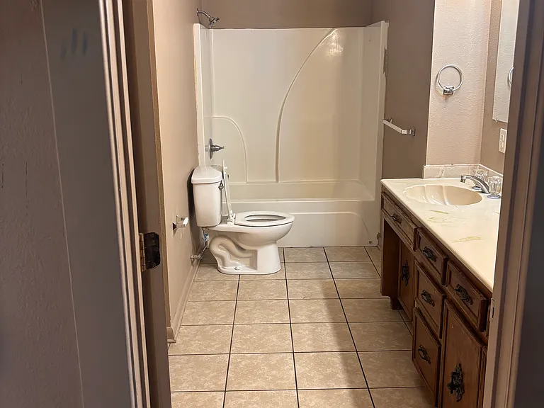 300 Rose Ln — Photo 32