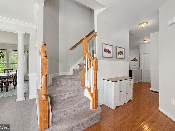 3rd image of 966 Riverdale Cir