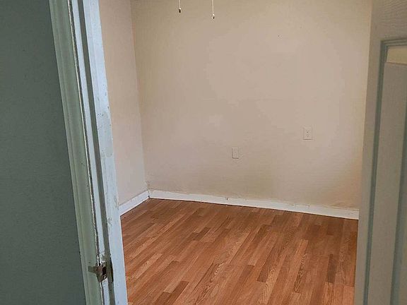 4th image of 148 Gifford St #4