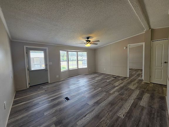 3rd image of 2821 Hillcrest Ave #5