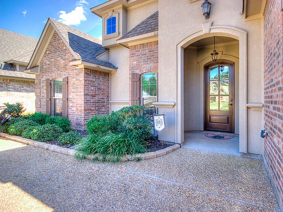 5th image of 529 Dogwood South Ln.