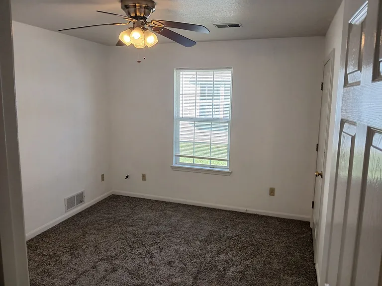 3928 Liverpool Dr — Photo 7