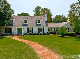 7 The Orchards Ln, Saint Louis, MO 63132