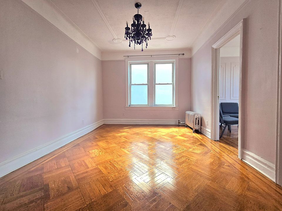 2nd image of 1451 E 4th St #2A