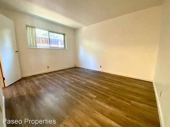 5th image of 909 E Blithedale Ave #2
