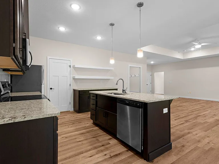 4207 E Eastmoor Dr — Photo 10