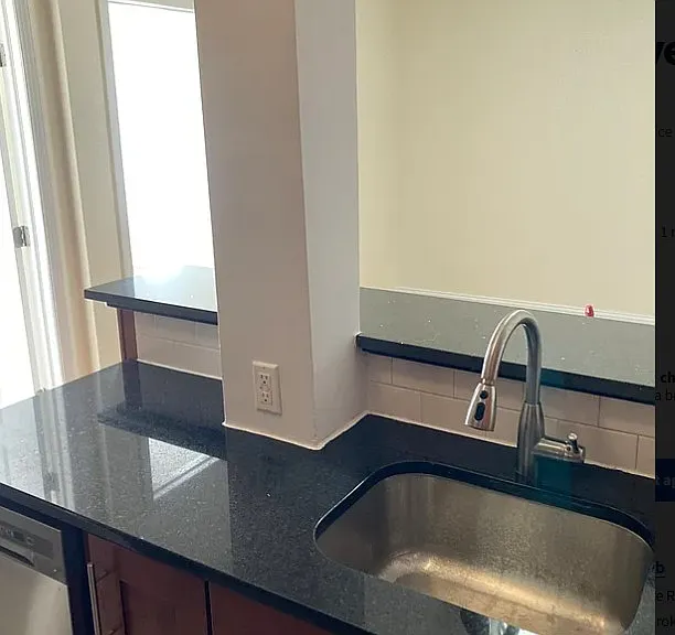 1274 1st Ave #10 — Photo 3