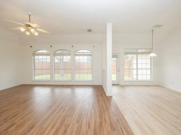 3103 Kingsbury Dr — Photo 32