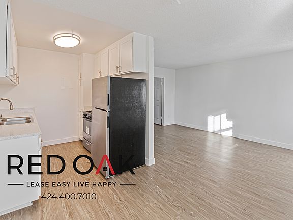4th image of 13325 1/3 Heacock St #114