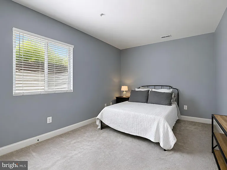 23017 Holloway Ct — Photo 54
