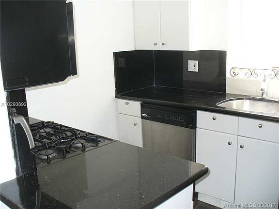 3rd image of 1320 15th St APT 1