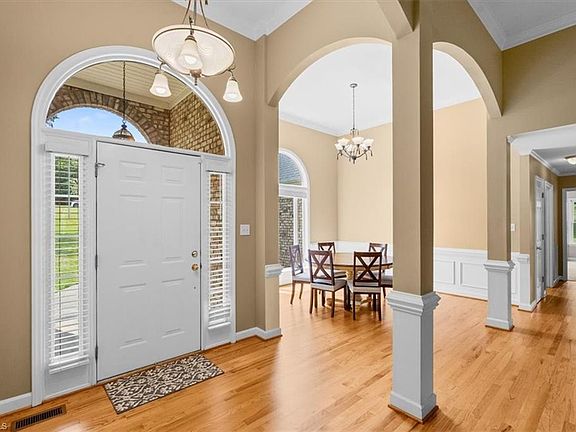 3rd image of 592 Carson Ridge Dr