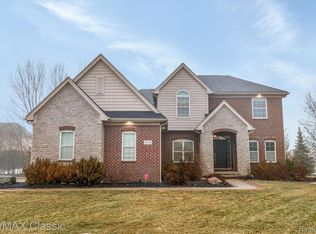 52350 Ferndale Dr, Northville, MI 48167