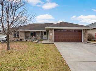 3313 SW 46th St, Topeka, KS 66610