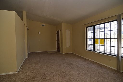 3rd image of 1401 S Bison Dr