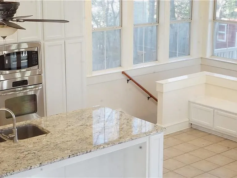 1153 San Bernard St — Photo 10