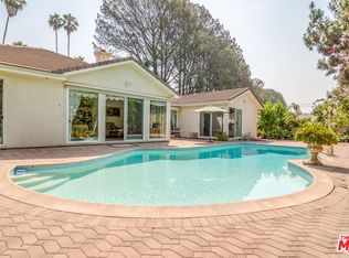 557 N Kenter Ave, Los Angeles, CA 90049