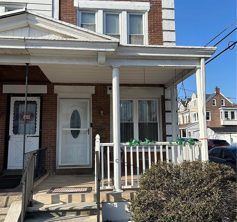 1st image of 1029 W Allen St