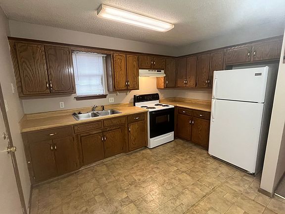4th image of 1117 University Dr