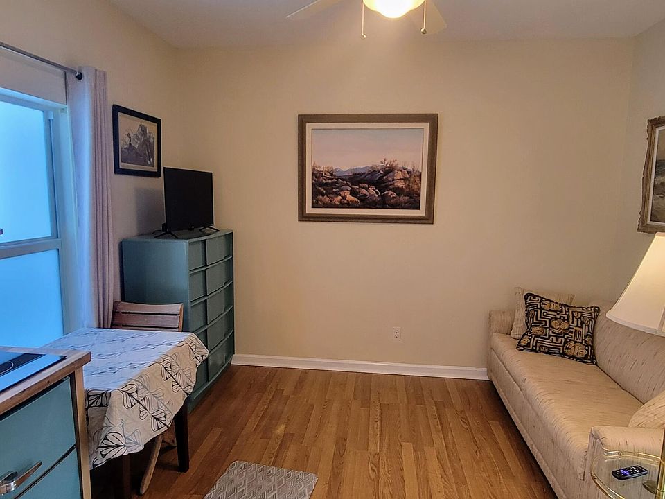 1st image of 5044 SE Horseshoe Point Rd