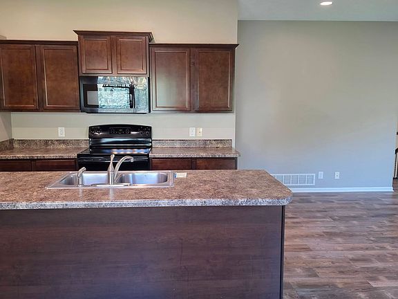 5th image of 4904 N 176th St