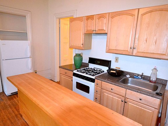 2F One Bed $2195 for Sept move in .