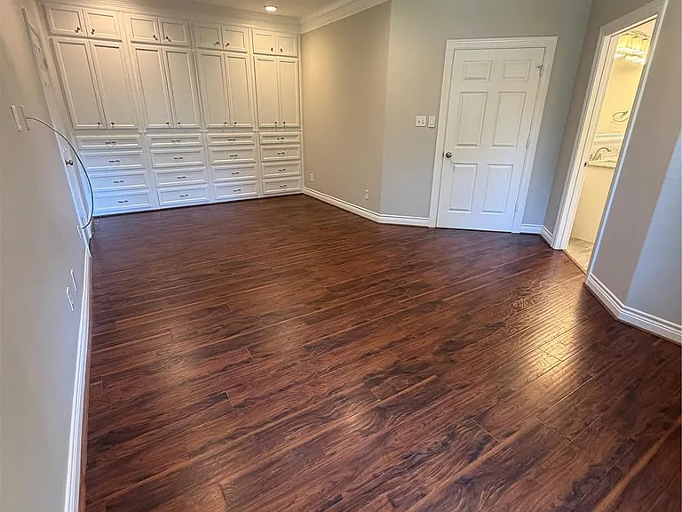 1523 Glen Oaks Dr — Photo 2