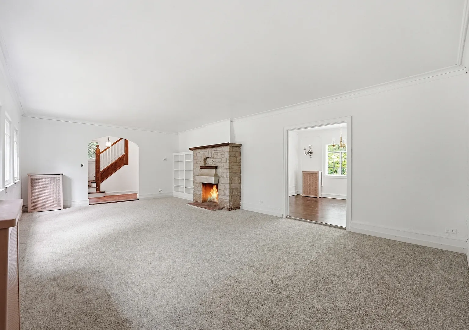 3 bed, 2.5 bath, 1877 sqft, $4,000 — Photo 3