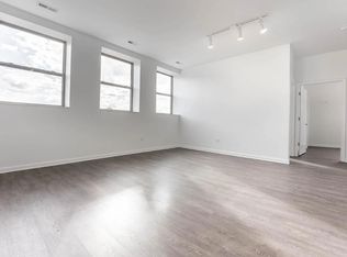 935 W Dakin St #301, Chicago, IL 60613