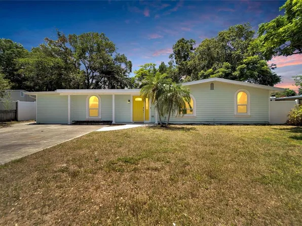 1889 Gilbert St, Clearwater, FL 33765