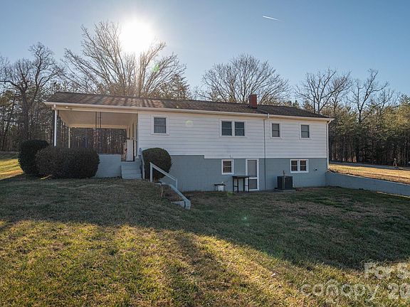 3rd image of 897 Calloway Rd