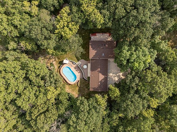 4th image of 2222 Schmidt Ct SE