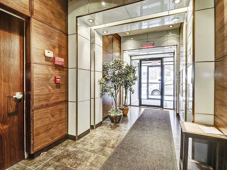 5501 Hudson Ave #201 — Photo 10