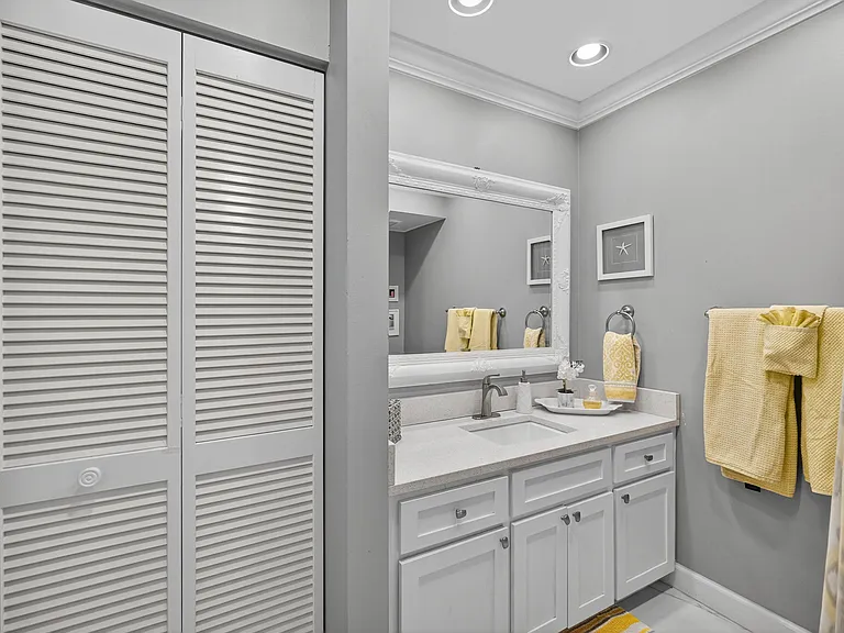 605 Brackenwood Cv — Photo 28