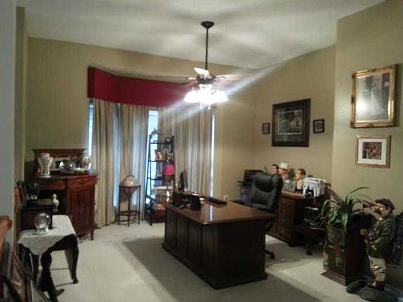 5th image of 304 Southwood Dr