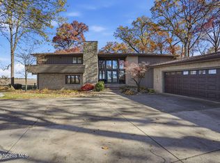 16620 Mitchell Rd, Bowling Green, OH 43402