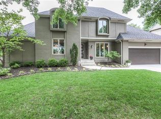 8926 Cedar Dr, Prairie Village, KS 66207