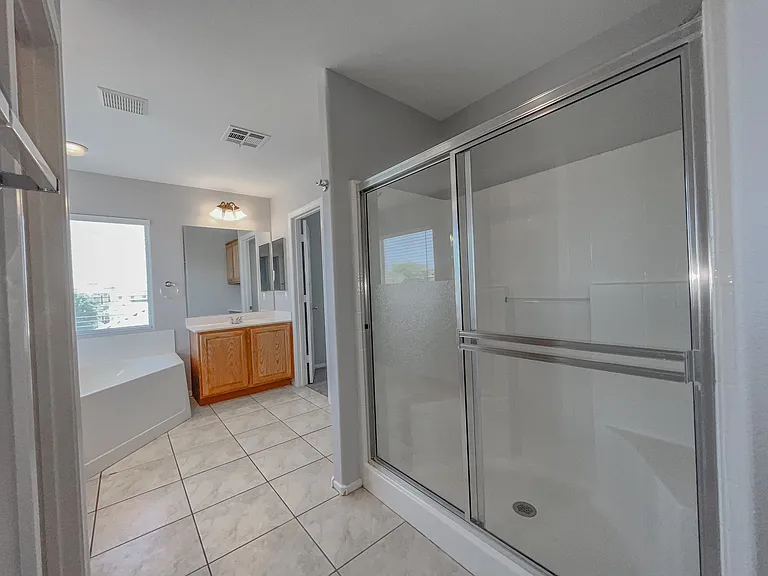 5646 Saint Elias St — Photo 74